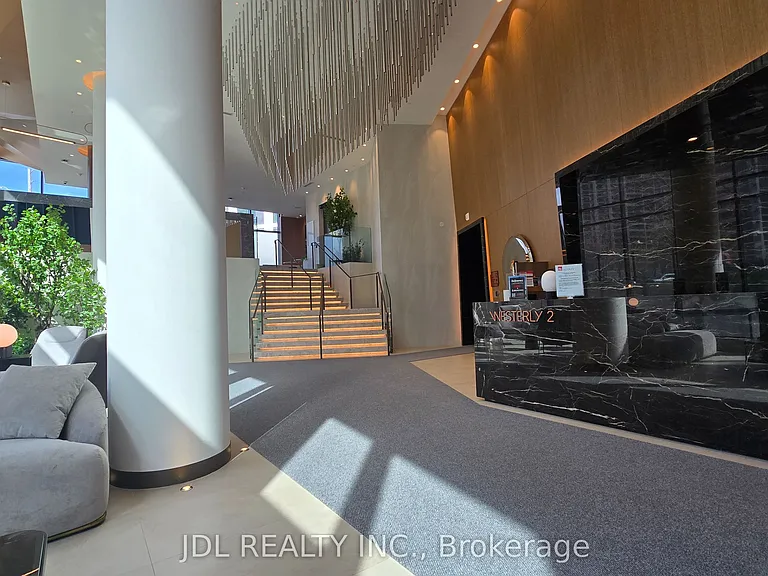 60 Central Park Dr #807 — Photo 4