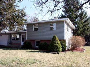 18895 W Old Plank Rd, Grayslake, IL 60030