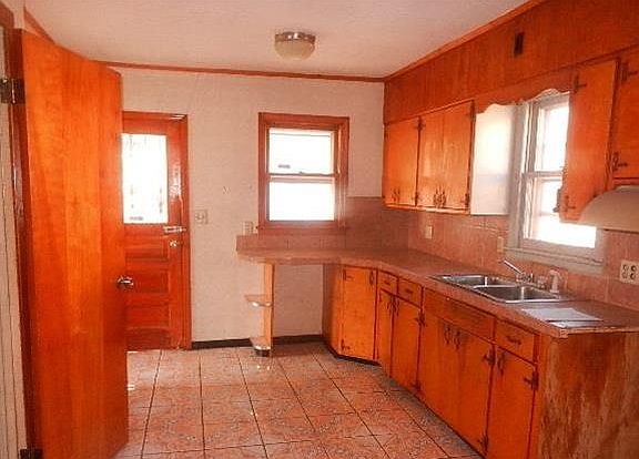 4th image of 5105 Scarritt Ave