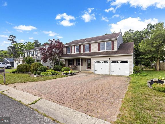 2nd image of 146 W Holly Ln
