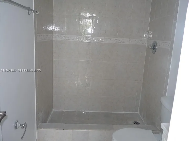 14611 N Kendall Dr #304L — Photo 19