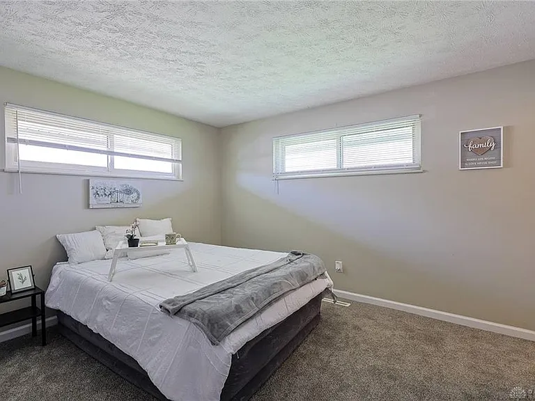 5595 Shady Oak St — Photo 5