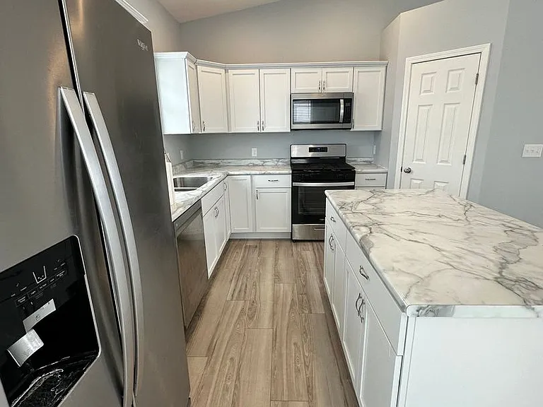 2513 Ivory St — Photo 6