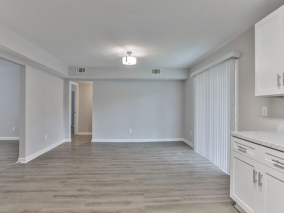 Open Concept Livingroom &amp; Kitchen