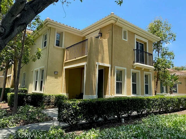 Building Photo - 215 Groveland