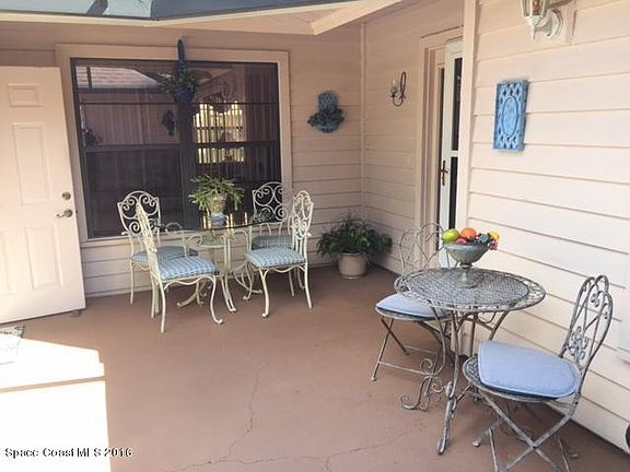 4th image of 885 Ridge Lake Dr