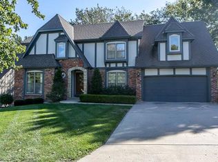 12205 Mastin St, Overland Park, KS 66213