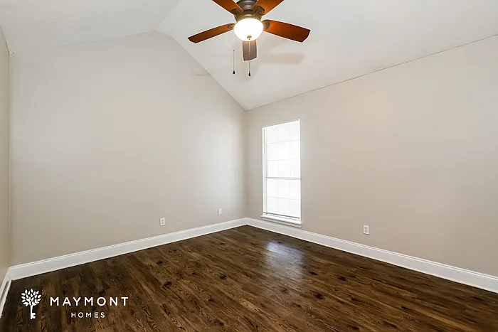 2038 Red Oak Dr — Photo 8