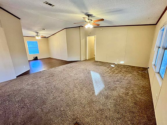 4th image of 1085 Highland Cir