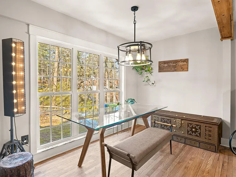 Centra Villa Dr SW — Photo 12