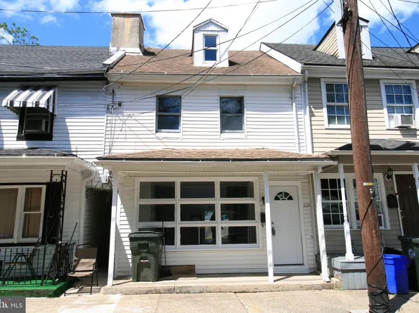 220 York St, Burlington, NJ 08016