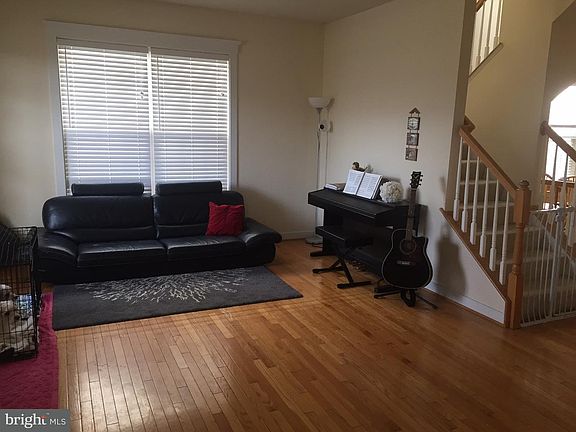4th image of 9520 Tarvie Cir