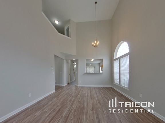 3rd image of 13605 Waterplace Ln