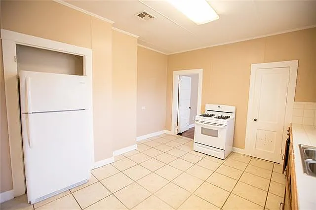 468 Hamilton St — Photo 11