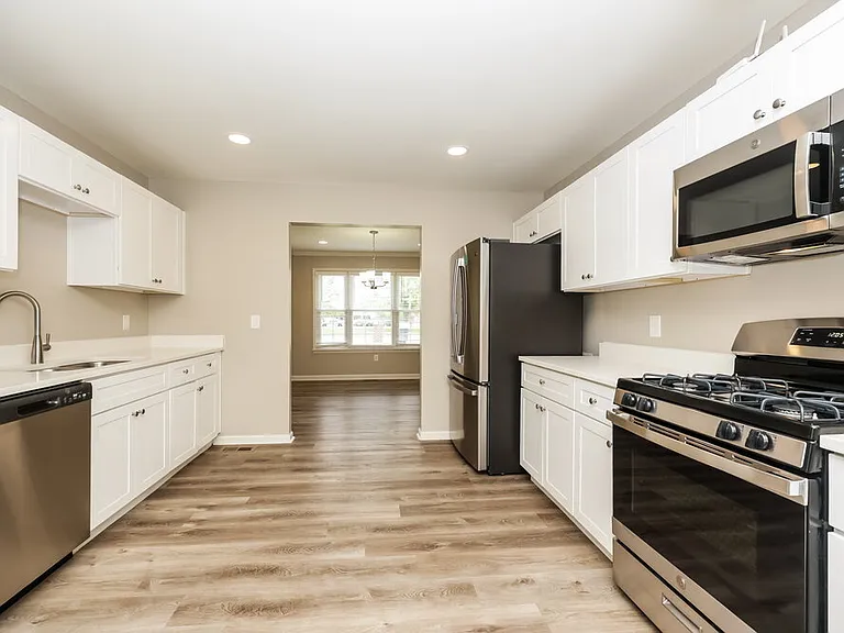 1327 Cason Ln — Photo 10