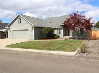 138 Pebble Beach Ct, Winchester, OR 97495