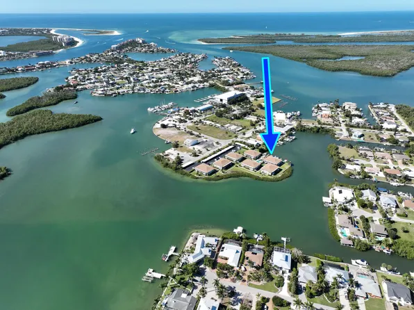 330 Kon Tiki Dr #5, Naples, FL 34113