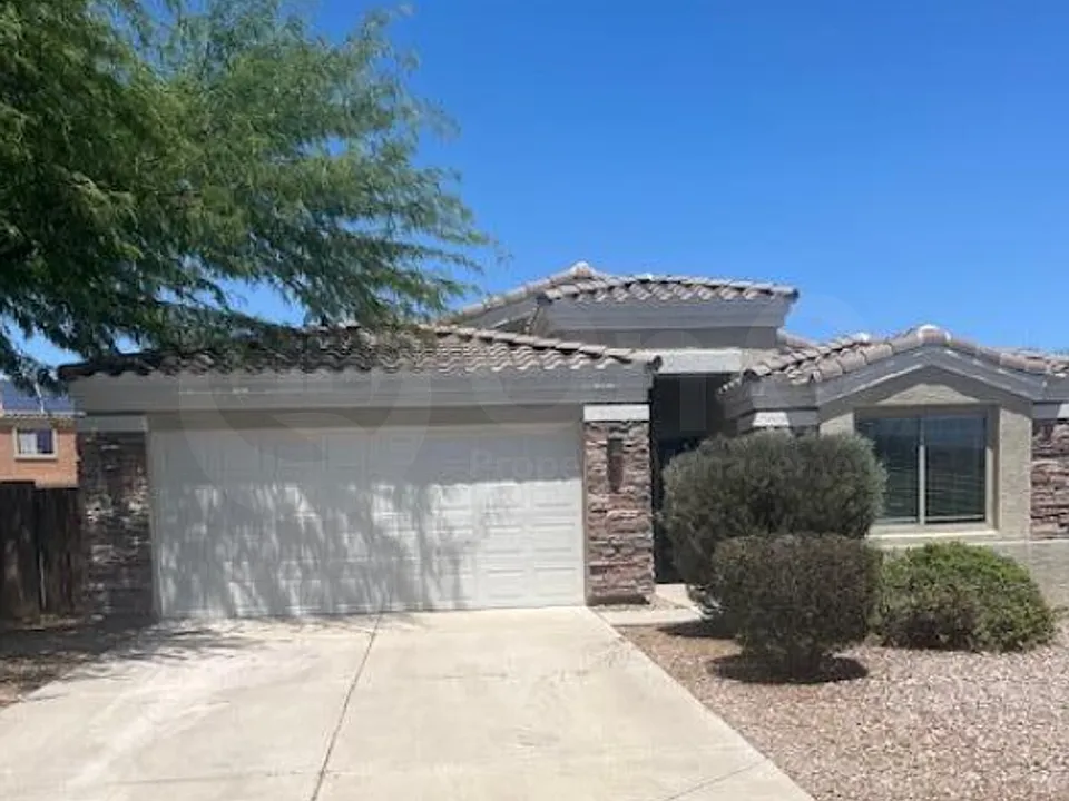 540 E Settlers Trl