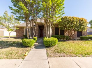 505 Springhill Dr, Hurst, TX 76054
