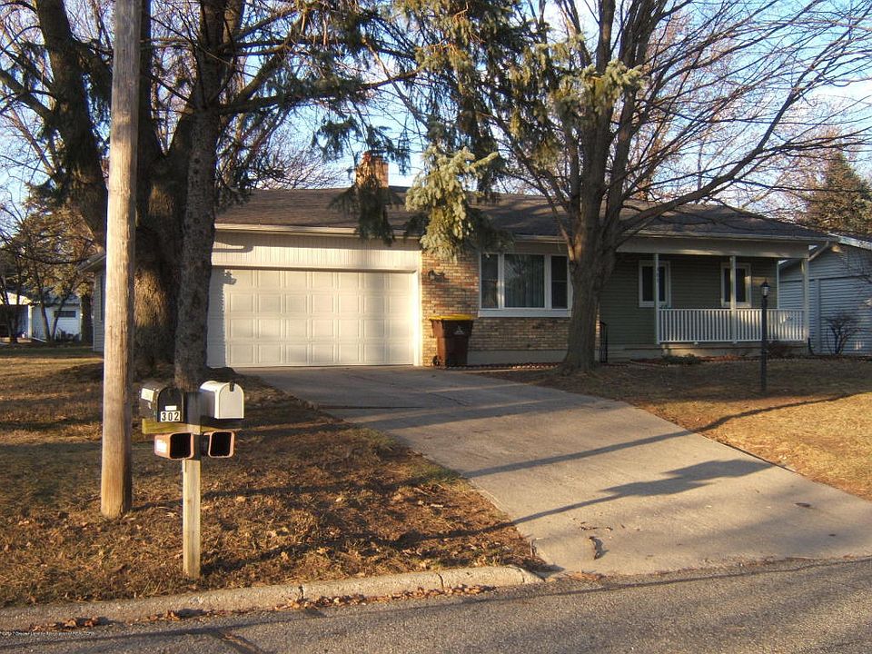 2nd image of 303 Lindy Ln