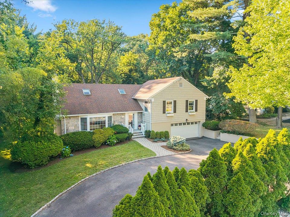 1st image of 372 Fort Hill Road