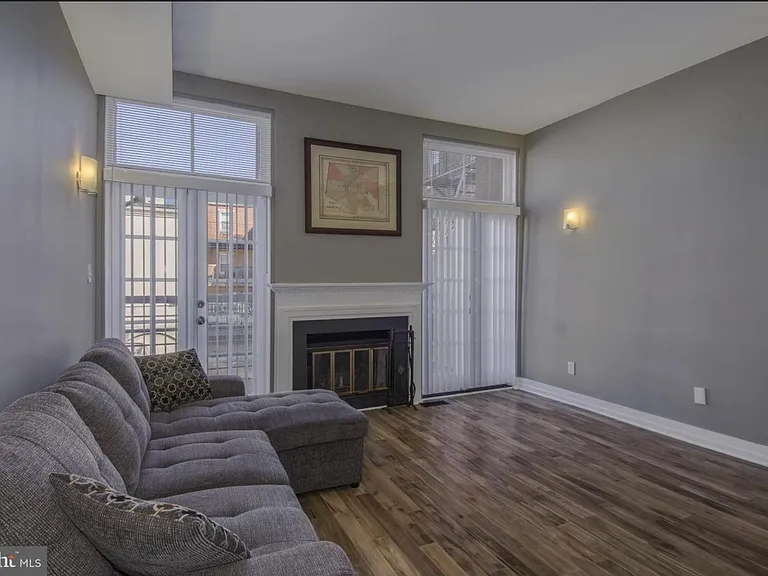609 Jasper St — Photo 15