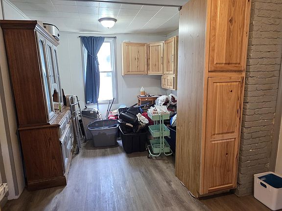 5th image of 418 Cedar St