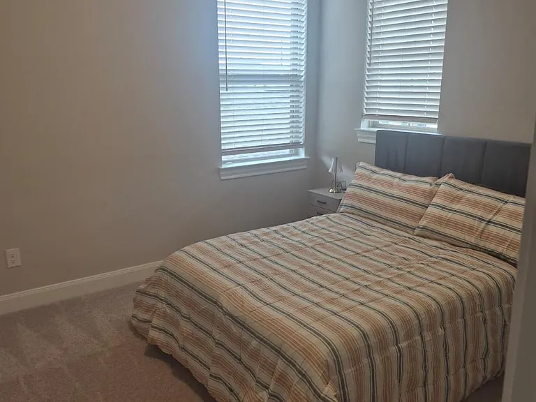 809 Coronado Terrace Ln — Photo 17