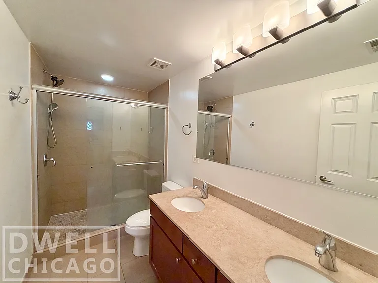 2822 N Albany Ave #G — Photo 3