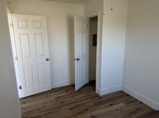 1800 1/2 Shamrock Way, Bakersfield, CA 93304