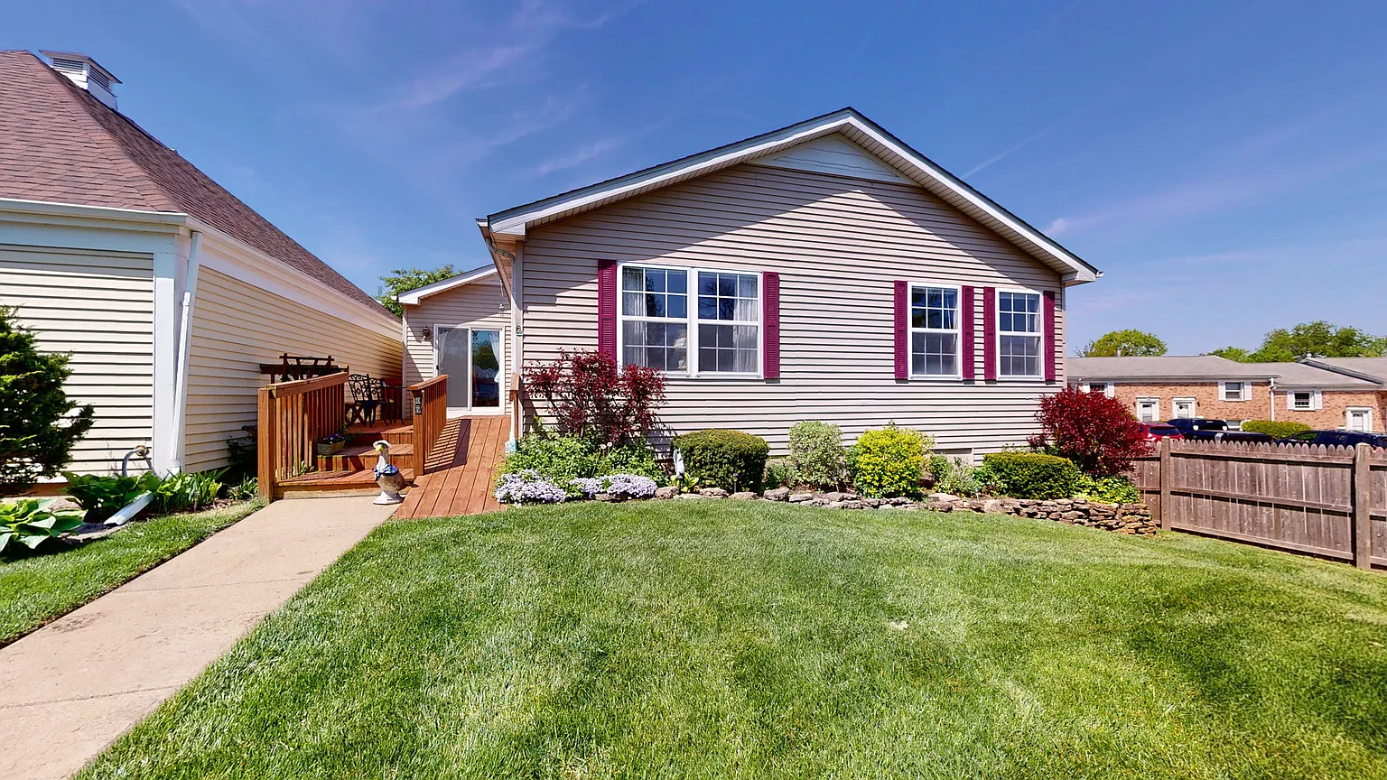 37 Garden Dr photo 1