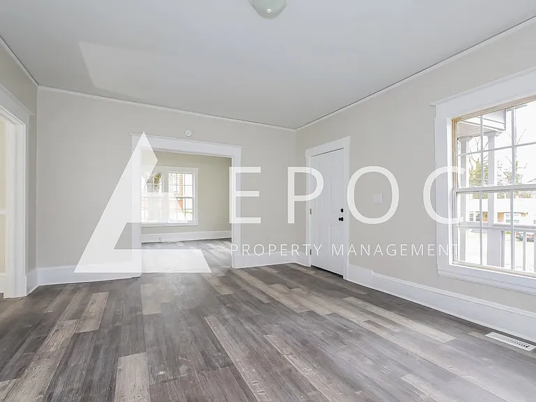 638 Wesley Dr — Photo 5