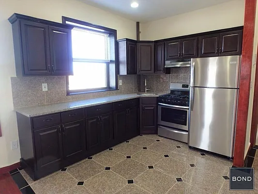 Rented by Bond New York | media 24