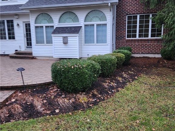 5th image of 33601 Saint Francis Dr