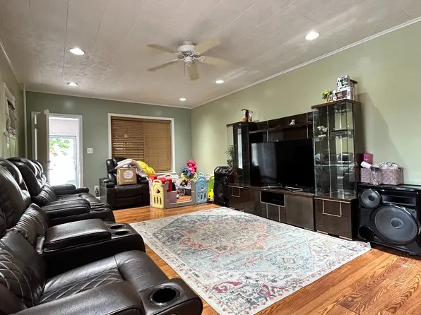 503 Stanton St, Trenton, NJ 08610