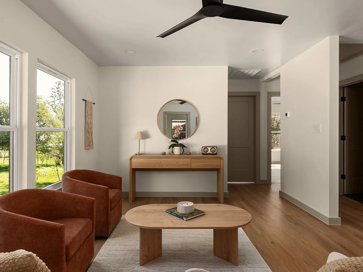 3 bed, 1100 sqft, $2,095 — Photo 4