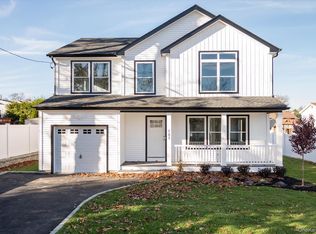 6 Gail Grace Court, Copiague, NY