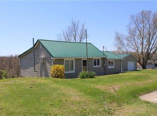 91 E Main St, Avella, PA 15379