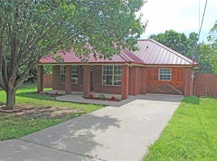 504 Maple St, Aubrey, TX 76227