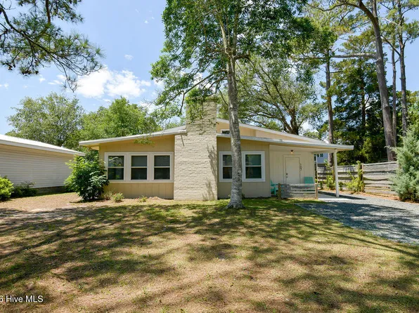107 NE 78th Street, Oak Island, NC 28465