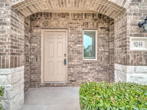 9244 Inland Leather Ln, Conroe, TX 77385