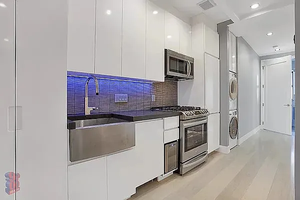 Rented by REAL New York | media 21