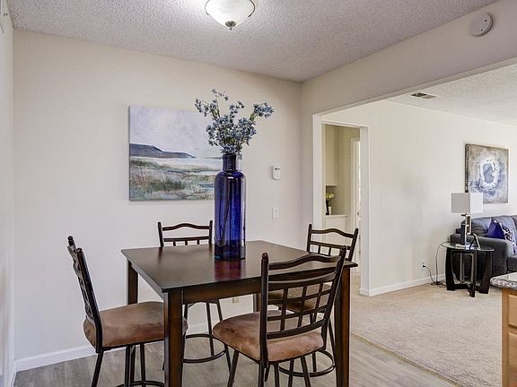 4th image of 771 N Fair Oaks Ave APT 4