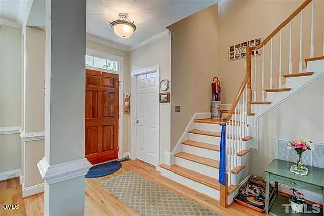 3 bed, 3.0 bath, $2,200 — Photo 2