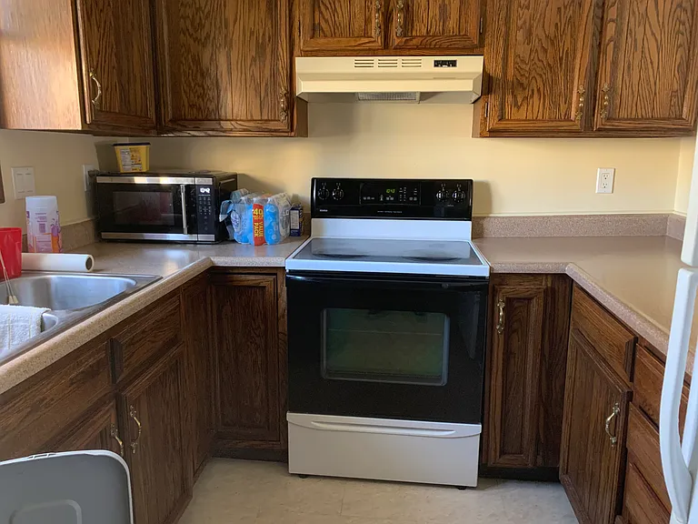717 E Geneseo St — Photo 10