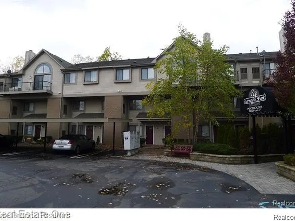 26677 W Carnegie Park Dr #1, Southfield, MI 48034