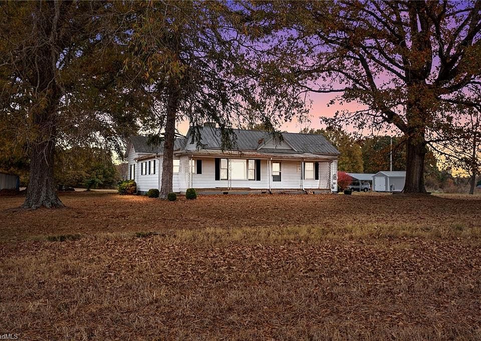 1st image of 127 Crooked Ln
