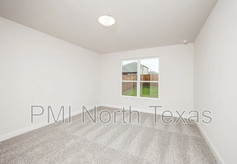 3212 Cordelia Dr — Photo 2