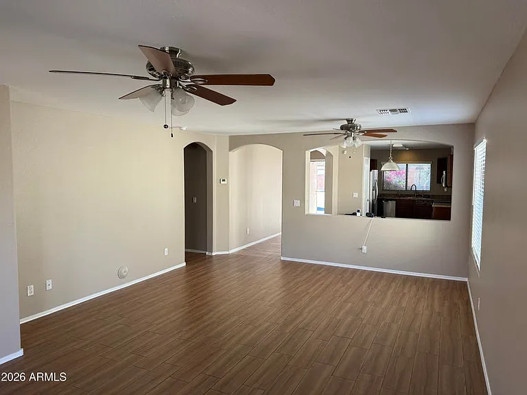 816 W Mid Way — Photo 7