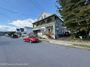 525 Shawnee St, Hanover Township, PA 18706